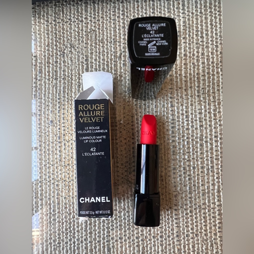 Chanel Red Lipstick - 42 L’ éclatante